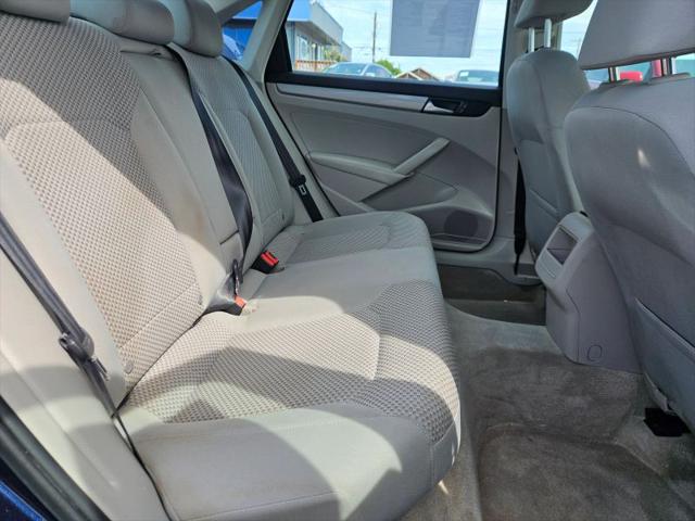2013 Volkswagen Passat 2.5L S