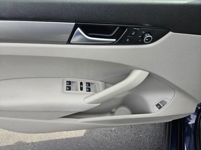 2013 Volkswagen Passat 2.5L S