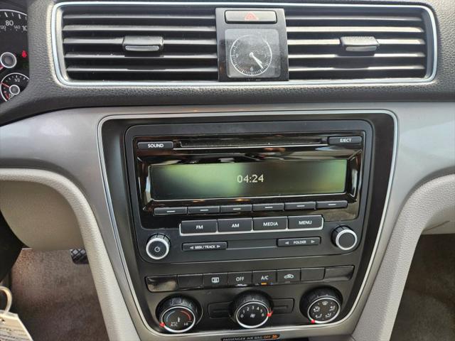 2013 Volkswagen Passat 2.5L S