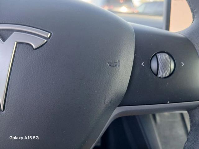 2022 Tesla Model Y Long Range Dual Motor All-Wheel Drive