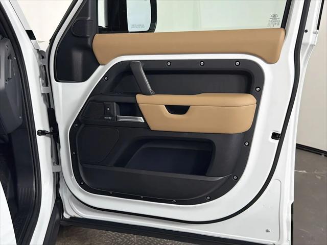 2026 Land Rover Defender P400 X-Dynamic SE