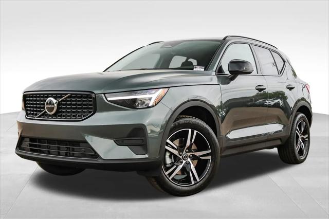 2026 Volvo XC40 Core, B5 AWD Gas (mild hybrid), Dark for sale in Fresno, CA