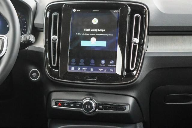 2026 Volvo XC40 Core, B5 AWD Gas (mild hybrid), Dark