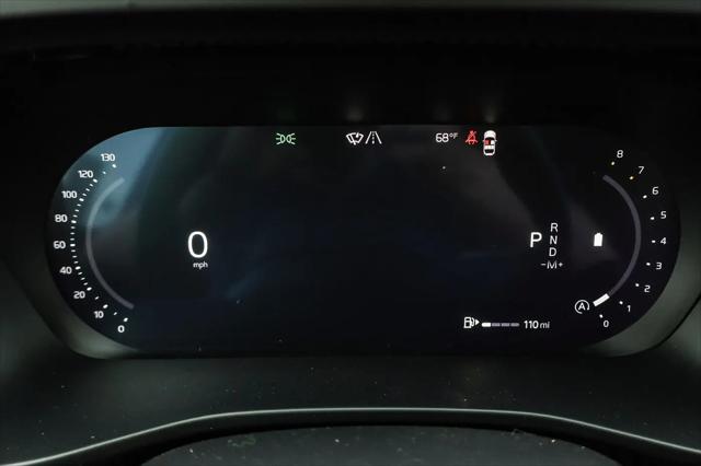 2026 Volvo XC40 Core, B5 AWD Gas (mild hybrid), Dark