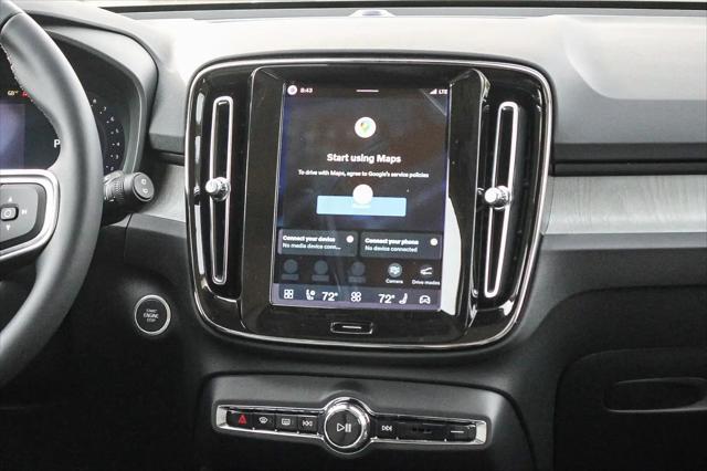 2026 Volvo XC40 Core, B5 AWD Gas (mild hybrid), Dark
