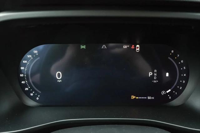2026 Volvo XC40 Core, B5 AWD Gas (mild hybrid), Dark