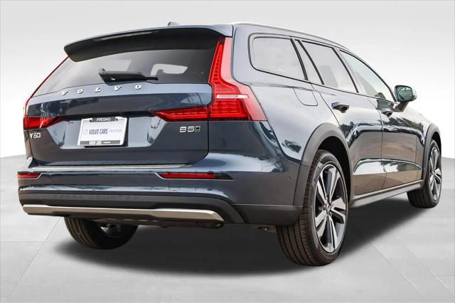 2026 Volvo V60 Cross Country Plus, B5 AWD Gas (mild hybrid)