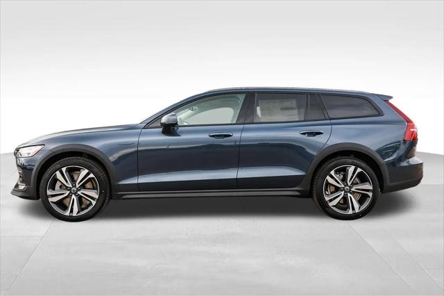 2026 Volvo V60 Cross Country Plus, B5 AWD Gas (mild hybrid)