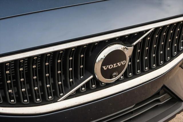 2026 Volvo V60 Cross Country Plus, B5 AWD Gas (mild hybrid)