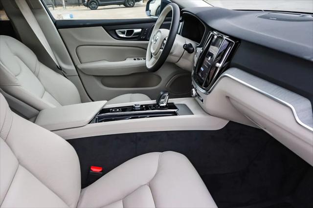 2026 Volvo V60 Cross Country Plus, B5 AWD Gas (mild hybrid)