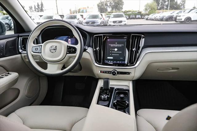 2026 Volvo V60 Cross Country Plus, B5 AWD Gas (mild hybrid)