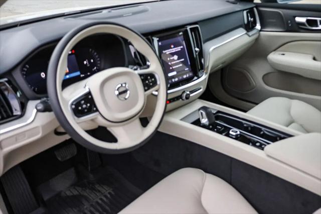 2026 Volvo V60 Cross Country Plus, B5 AWD Gas (mild hybrid)