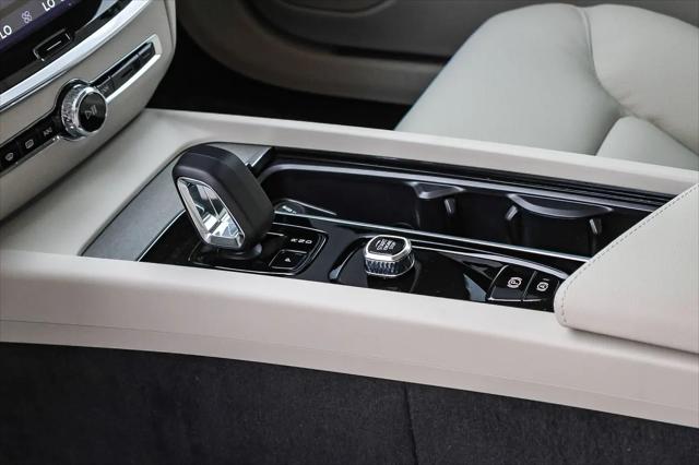 2026 Volvo V60 Cross Country Plus, B5 AWD Gas (mild hybrid)
