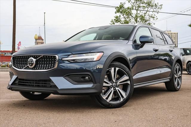 2026 Volvo V60 Cross Country Plus, B5 AWD Gas mild hybrid for sale in Fresno, CA