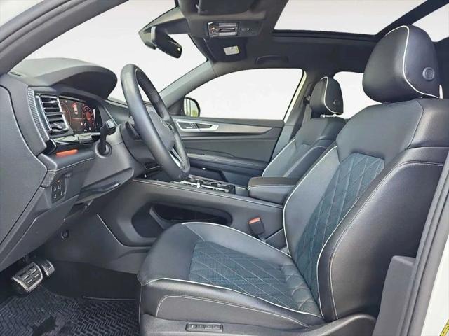 2024 Volkswagen Atlas Cross Sport 2.0T SEL Premium R-Line