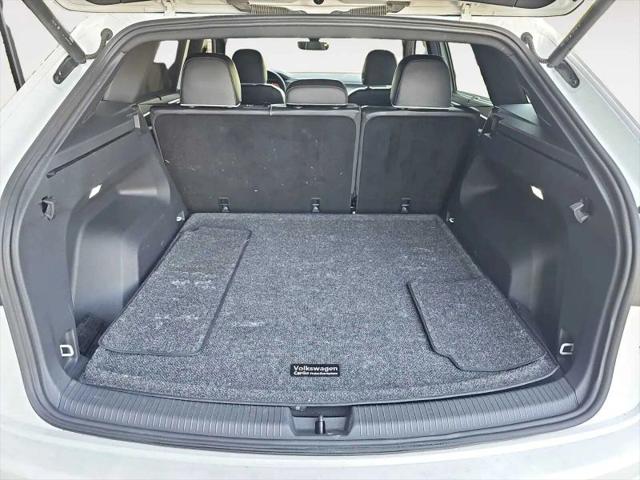2024 Volkswagen Atlas Cross Sport 2.0T SEL Premium R-Line