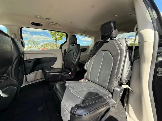 2022 Chrysler Pacifica Touring L