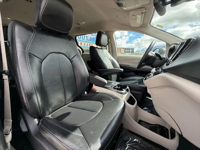 2022 Chrysler Pacifica Touring L