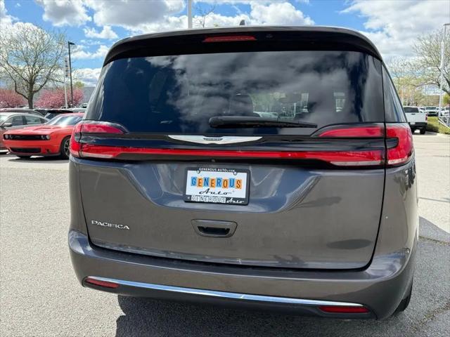 2022 Chrysler Pacifica Touring L