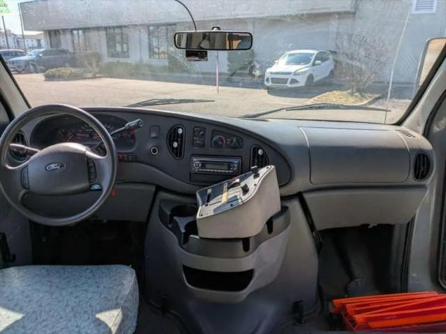 2006 Ford E-350 Cutaway Base