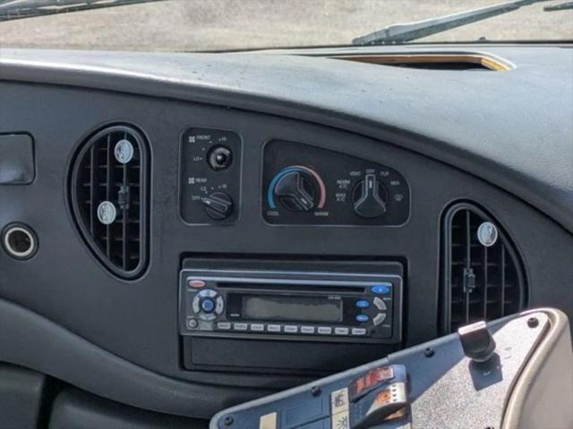 2006 Ford E-350 Cutaway Base