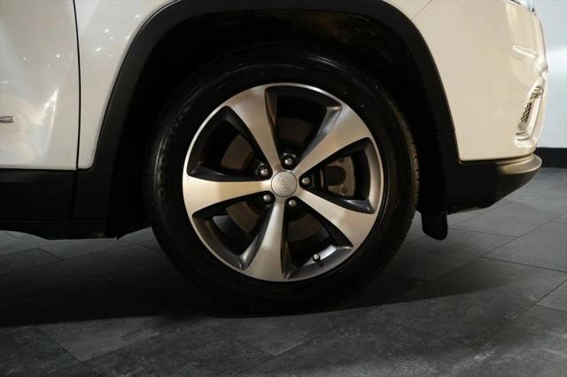 2020 Jeep Cherokee Limited FWD