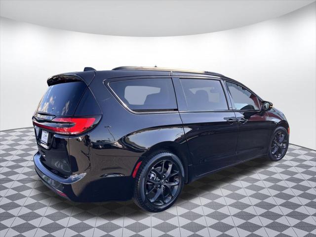 Used 2025 Chrysler Pacifica For Sale in Bellingham, WA