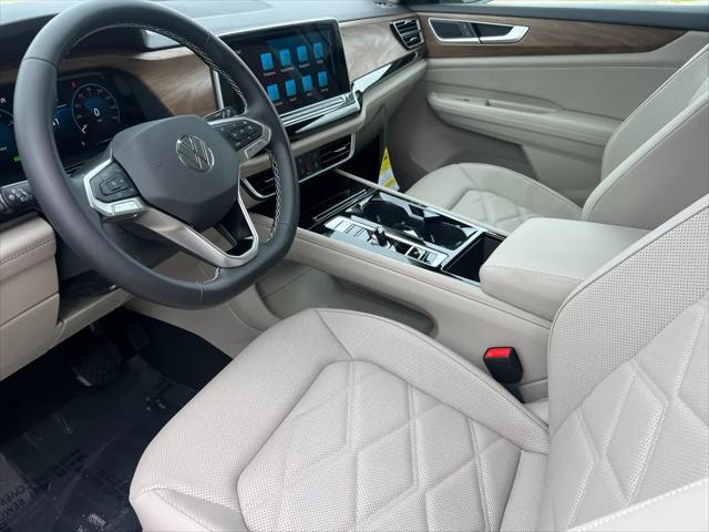 2026 Volkswagen Atlas SE with Technology