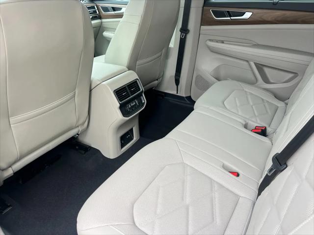 2026 Volkswagen Atlas SE with Technology