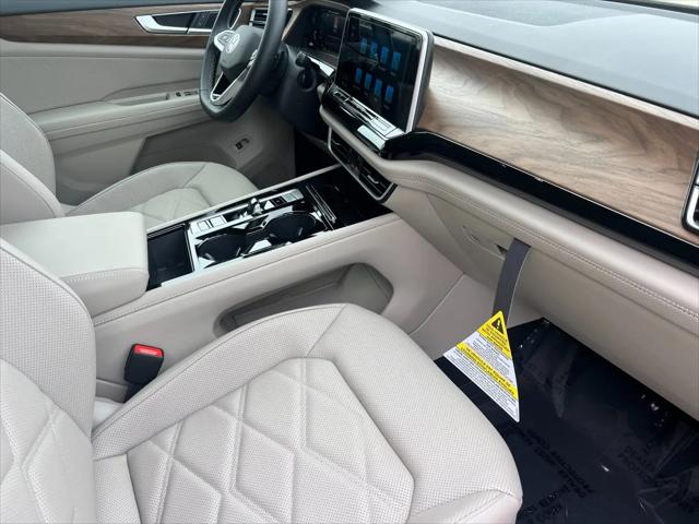 2026 Volkswagen Atlas SE with Technology