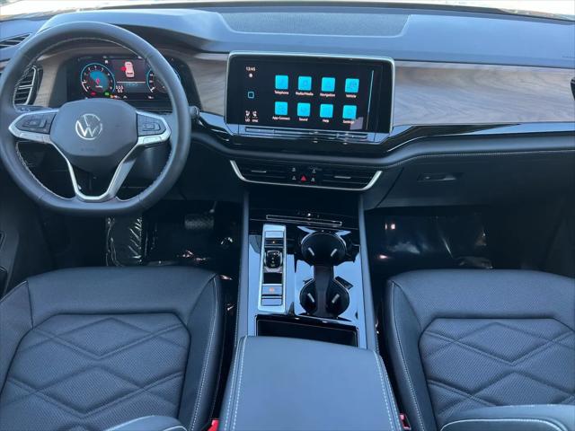 2026 Volkswagen Atlas SE with Technology