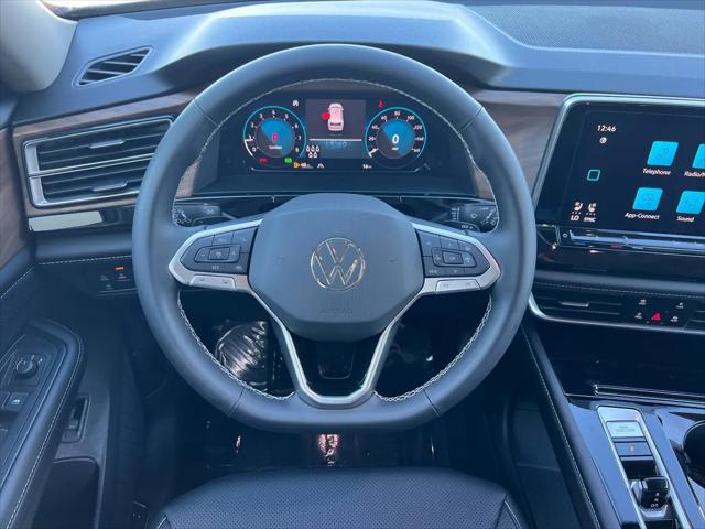 2026 Volkswagen Atlas SE with Technology