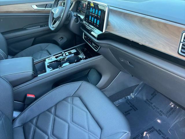2026 Volkswagen Atlas SE with Technology