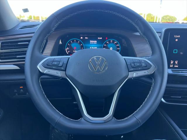 2026 Volkswagen Atlas SE with Technology