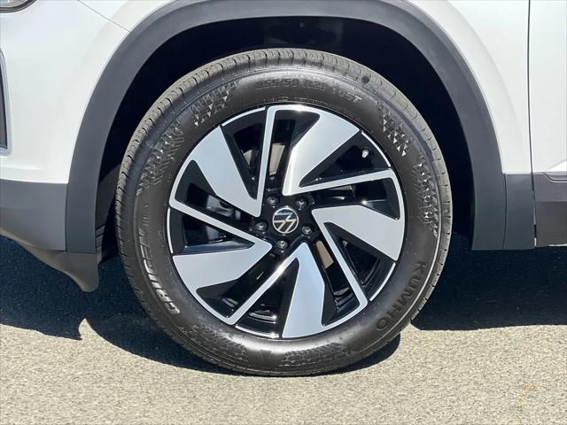 2026 Volkswagen Atlas SE with Technology