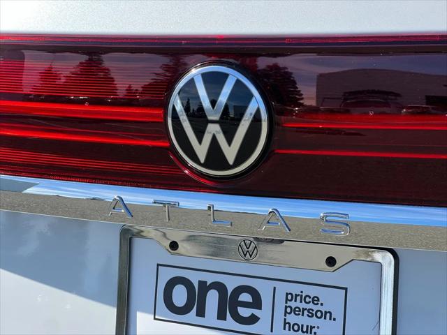 2026 Volkswagen Atlas SE with Technology