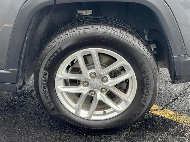 2022 Jeep Grand Cherokee L Laredo 4x4
