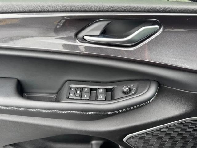 2022 Jeep Grand Cherokee L Laredo 4x4