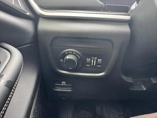 2022 Jeep Grand Cherokee L Laredo 4x4