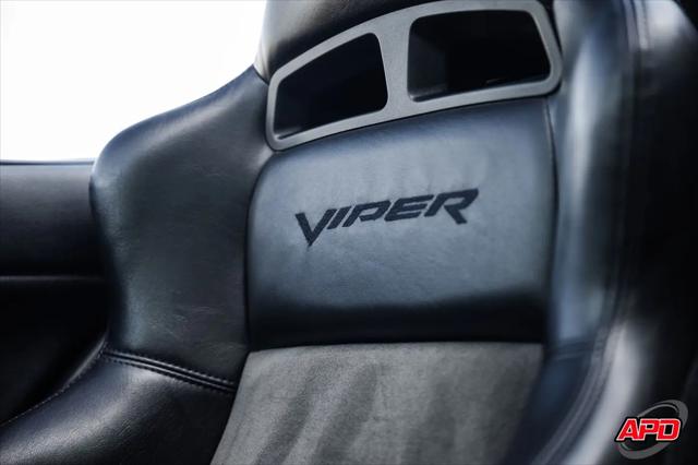 2003 Dodge Viper SRT10