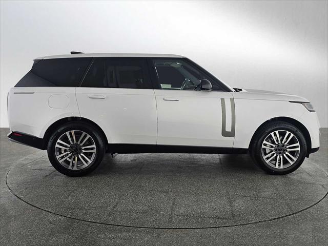 2026 Land Rover Range Rover P530 SE