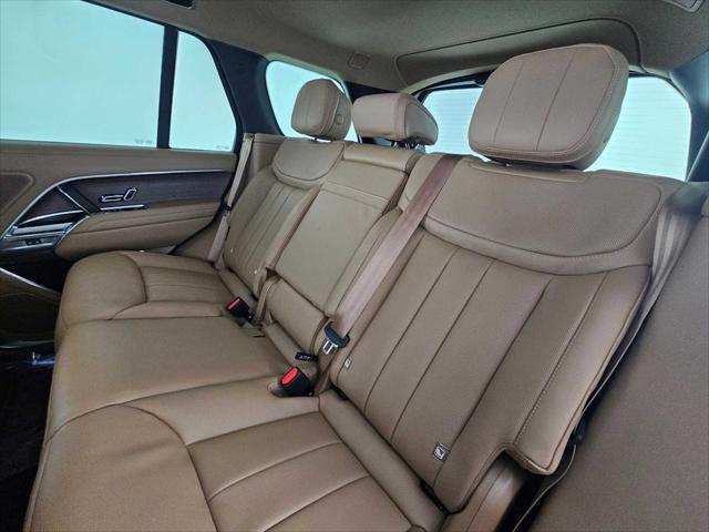 2026 Land Rover Range Rover P530 SE