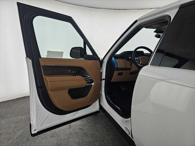 2026 Land Rover Range Rover P530 SE