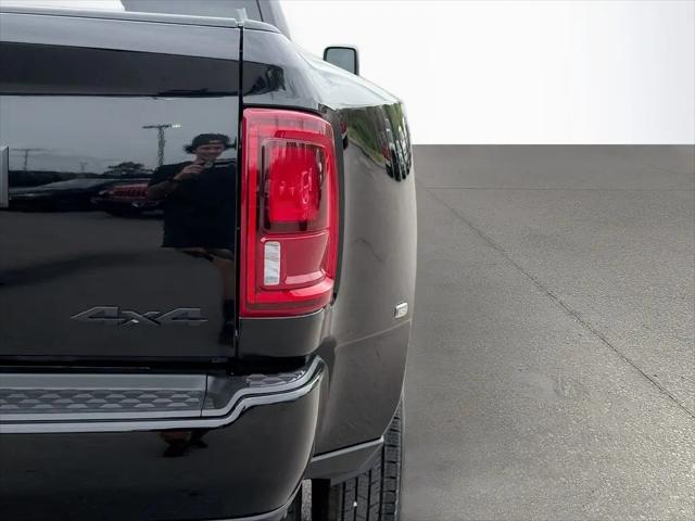 2026 Ram 3500 Laramie Crew Cab 4x4 8' Box