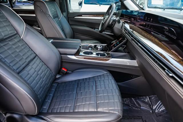 2025 Cadillac Escalade Sport Platinum