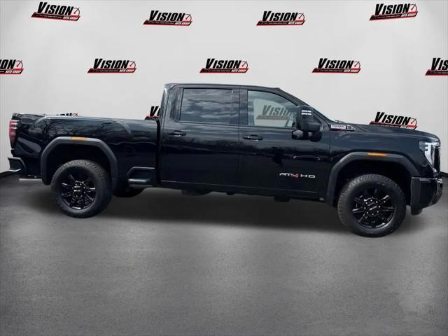 2025 GMC Sierra 2500HD Crew Cab, Standard Bed, AT4, 4WD