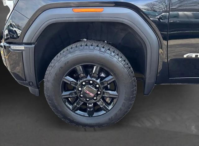 2025 GMC Sierra 2500HD Crew Cab, Standard Bed, AT4, 4WD