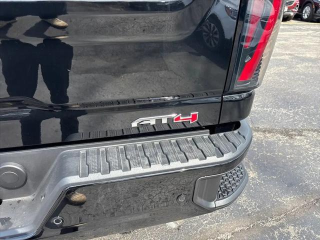 2025 GMC Sierra 2500HD Crew Cab, Standard Bed, AT4, 4WD