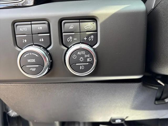 2025 GMC Sierra 2500HD Crew Cab, Standard Bed, AT4, 4WD