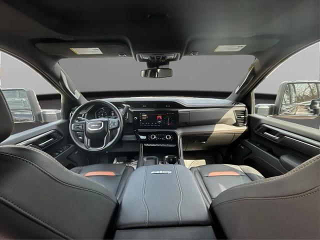 2025 GMC Sierra 2500HD Crew Cab, Standard Bed, AT4, 4WD